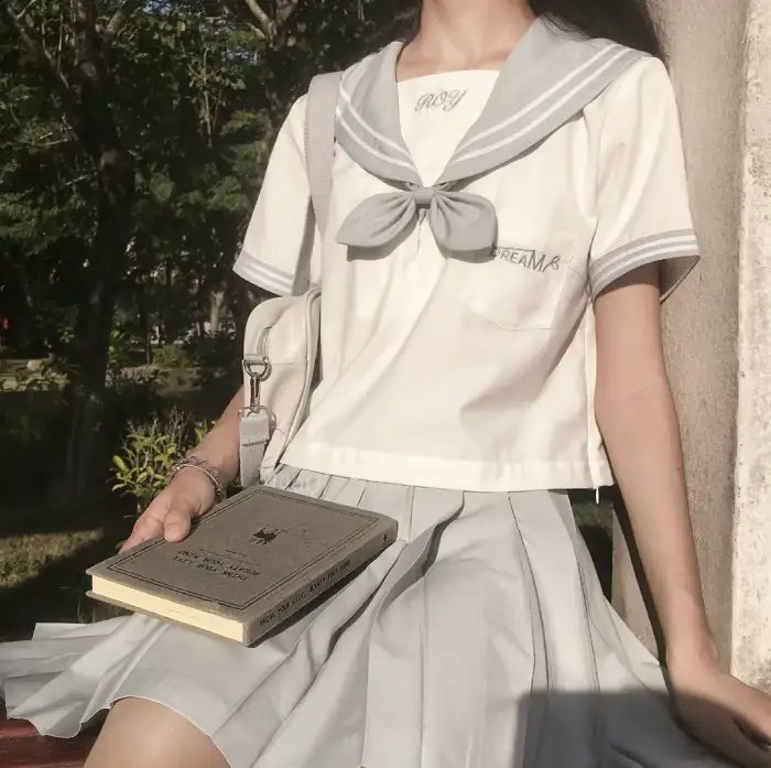 小个子 封面